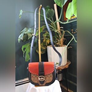 Coach Georgie Saddle